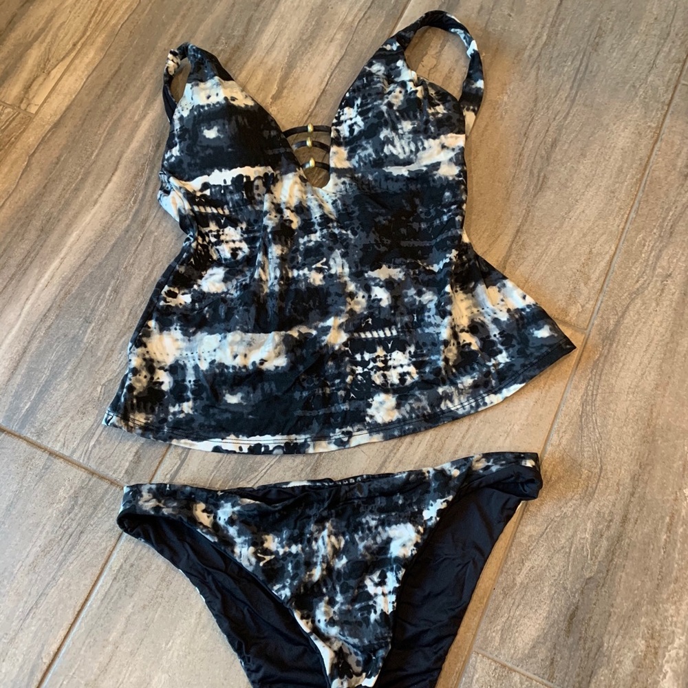 Takini swimsuit Black and White